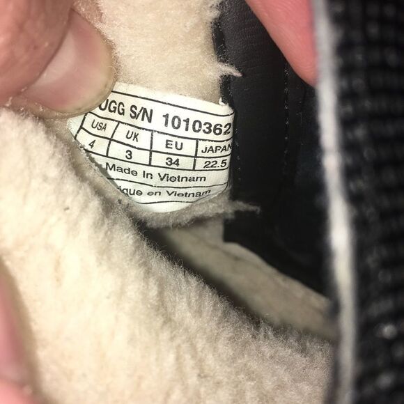 Uggs size 4 shimmery black and silver shearling lined booties - Picture 4 of 5